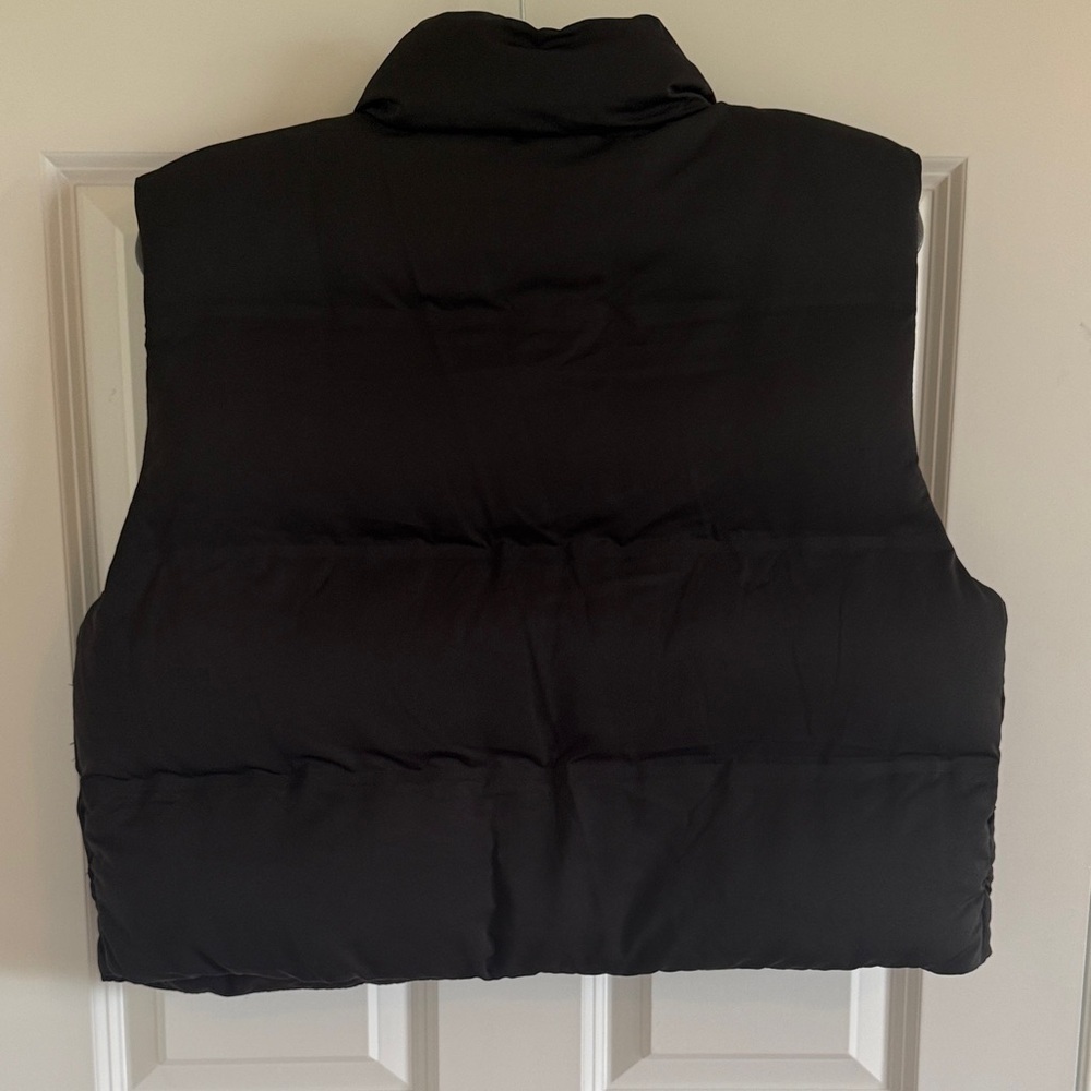 NWT Thread & Supply Puffer Issey Vest in Black Size Large - Picture 8 of 9